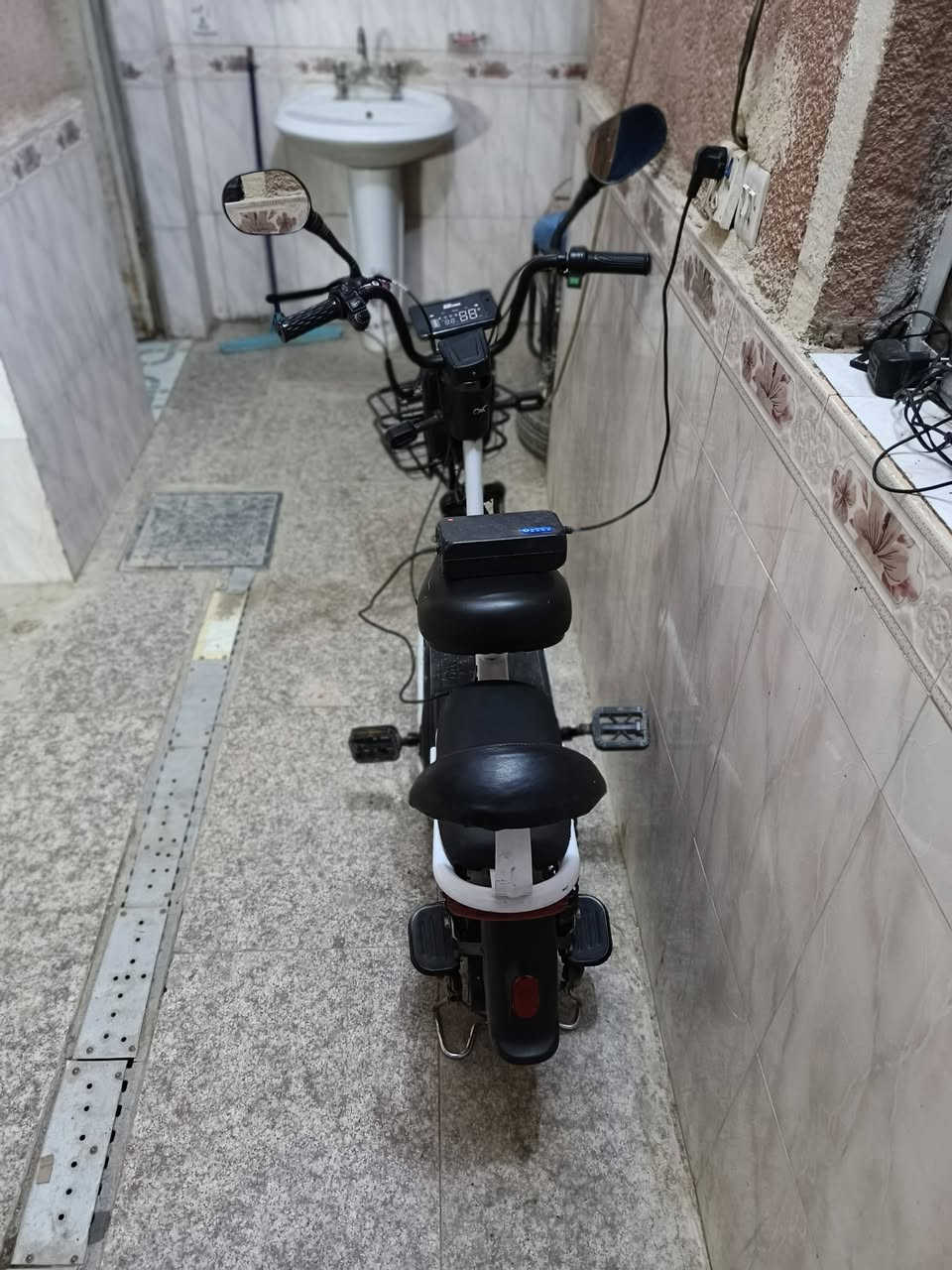 دراجه شحن للبيع حجم ١٨ جديده مابيه اي نقص كهربائيات شغاله تايرات جدد
بطاريات نص عمر السعر ٢٥٠ الف المكان سوق الشيوخ***********
