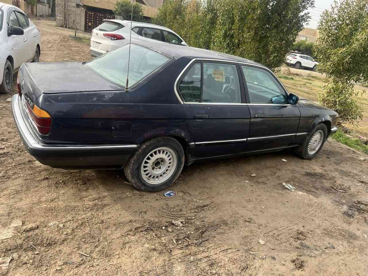 يالله السلام عليكم بي ام 735 رقم بغداد بسمي موديل 88 السياره للبيع السعر 40 وبيها مجال مكان ابو غريب حي الرساله ***********. ***********. ***********
