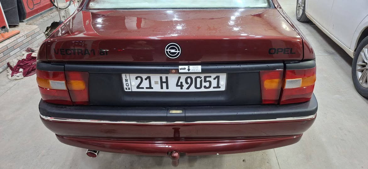 ***********///*********** 
شوێن: چەمچەماڵ    نرخ: ٥٠
اۆپڵ مۆدێل ١٩٩٥ مەکینە ١٨ گێڕعادی
سەنەوی تا ٢٠٣٠ تازەیە
چوار تایەی لۆکی بۆبەستراوە
سەقف سڵایت  سڵایت کارەبا
بێدەعم و بێخیاس    
کلێر عام بۆ جوانی
 هیلال و دۆسە ی بیلادە
گێڕ و مەکینە و تاقم پێشی بەشەرتە
ماڵدۆستە بێعەیب شمشمل, السليمانية
