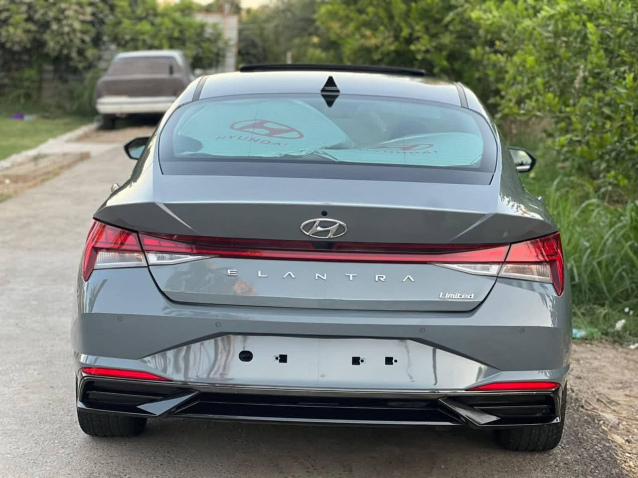 الانترا  للبيع 2023 رقم بغداد مكان سيارة بغداد ب اسمي سيارة لمتدد فول مواصفات فتحة وتحكات ورادار سيارة جديدة سمنتية فول نقطة عمياء فول لمتدد بيه جاملغ الايمن الخلفي ب155  سيارة جديدة الاتصال ‭      0786 491 7265‬
