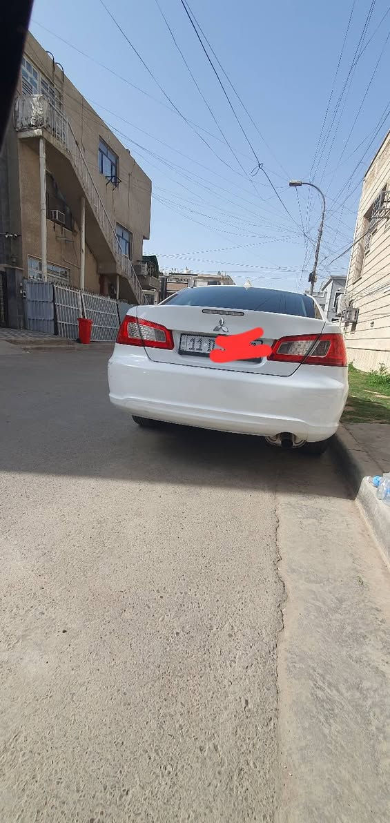 السلام عليكم  مسيوبوشي كلنت ٢٠١١ خليجي حرة فول موصفات رقم بغداد محرك ٢٤٠٠ اتوماتيك سيارة جاهزة تدفئه تبريد محرك كير على وضع الشركة لايت زنون صدر تايرات كله نضيفة وجاهزة سيارة مكفولة عدا الموضح بالسونار  بأسمي سنوية لل ٢٩ رقم جديد هزه جديده مكان السيارة بغداد السعر ١٢٥ $ للطلب والاستفسار الاتصال على الرقم ***********
