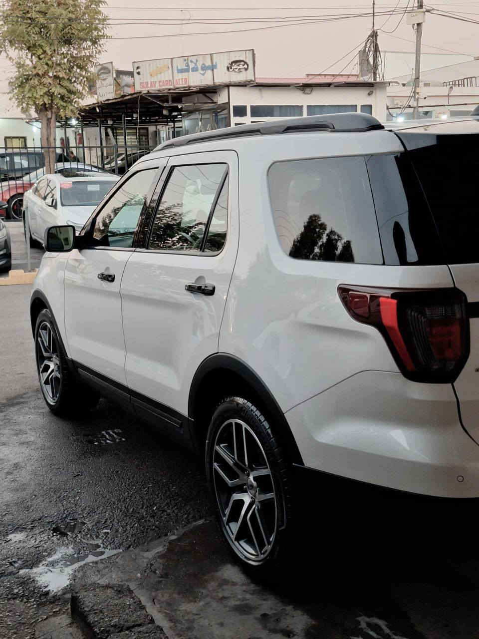 Ford explore 2017
ئۆتۆمبێل: فۆرد ئێکسپلۆر (استراد خاص)
مۆدیل:2017
جۆر:V6 twin turbo 
مواسەفات: فوول فول
پانۆراما، 3ڕیز کوشن، کوشن سارد و گەرم، کوشن کارەبای کامل،لایت لید و عەدەسە و زینۆن، 3شاشە و شاشە گەورە،زۆر مواسەفاتی تر
بێ دەعم و لێدراوی
گێڕ و مەکینە: بەشەرت
سەنەوی: بەناوی خۆمەوەیە و تا 2029 تازەیە
نرخ: 225 و معامەلە
***********

فورد ايكسبلور استراد خاص 2017 فول فول مواصفات بانوراما ٧ مقعد و كشنات خزن كشنات تدفئة و تبريد كشنات كامل كهربائي و 3شاشات و شاشة كبير و هوائي مواصفات أخرى 
بدون ضرب و تعديل 
كير و محرك بشرط على وضع شركة
سنوي باسمي جديد حتى 2029
سعر 225 و بيها مجال
*********** رقم صاحب السيارة
