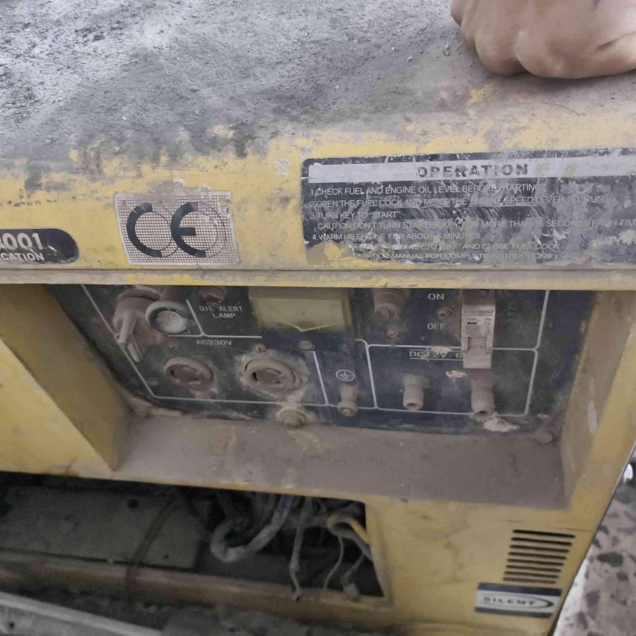 مولدة للبيع 5k نقص بس باتري
بحاله جيده جدا السعر ٣٥٠ ألف 
مكانها بغداد حي الجامعة قرب نفق الشرطه


**إذا كنت صاحب هذا الإعلان وتريد حذفه لأي سبب، رجاءا أرسل رسالة إلى الدعم الفني**