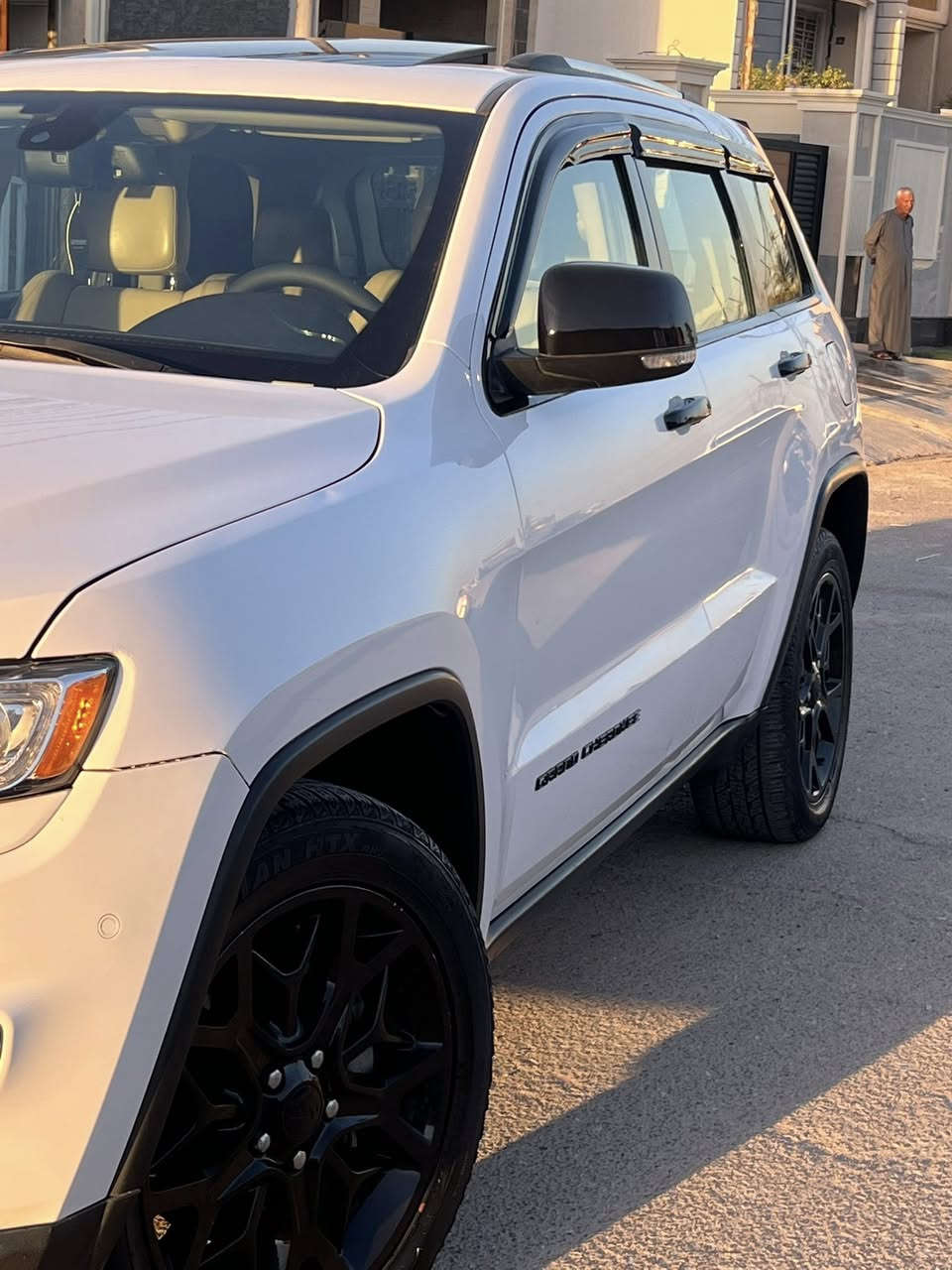 السلام عليكم
جيب خليجي 2014 كفاله من الصبغ والضربه رقم بغداد الجديد تحويل ثاني يوم
المواصفات فول لمتد 
بانوراما
كشن جلد 
شفتات استيرن 
كشن تدفى تبريد 
محرك 3600
صندوق كهرباء مري شفط وقلاب عند البك 
ويل كب 20 تخم تاير جديد 
كشنات كهرباء الامامي 
شاشه جبيره
السعر 233 
مكاني بعداد الدورة حي الصحه 
***********
