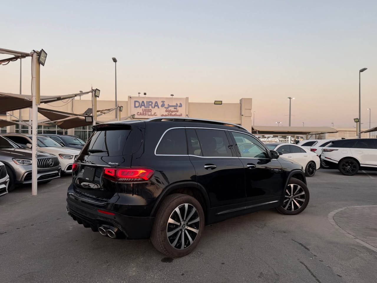 مرسيدس GLB250 موديل 2021 4MATIC
فل المواصفات – ممشى 30,000 كم فقط.
سيارة SUV فاخرة تجمع بين الأداء العملي والفخامة، مزودة بمحرك 2.0 تيربو ونظام دفع رباعي 4MATIC، مع داخلية راقية، شاشة MBUX، كاميرا 360، بانوراما، إضاءة داخلية محيطية، مقاعد جلد كهربائية مع الذاكرة، ونظام دخول وتشغيل ذكي. السيارة نظيفة وجاهزة للاستخدام.  
2021 Mercedes-Benz GLB250 4MATIC
Full Option – Only 30,000 KM.
A luxury SUV that offers comfort, performance, and practicality. Powered by a 2.0L Turbo engine with 4MATIC all-wheel drive, featuring the MBUX infotainment system, 360° camera, panoramic sunroof, ambient lighting, power memory leather seats, and keyless entry/start. Low mileage, well maintained, and ready for its next owner. الشارقة, الإمارات العربية المتحدة


**إذا كنت صاحب هذا الإعلان وتريد حذفه لأي سبب، رجاءا أرسل رسالة إلى الدعم الفني**