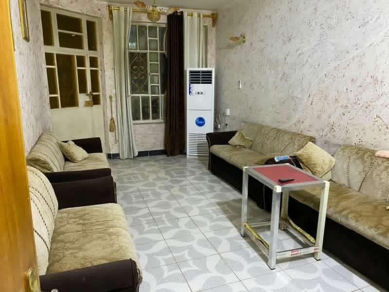 دار للبيع 
مساحة 150 طلبو صرف 
حي الكرار (طليطله)
4 غرف نوم
مطبخ حمامات 3 
صاله واستقبال 
كراج يتسع للسيارة 
***********
السعر 160 وبي مجال
