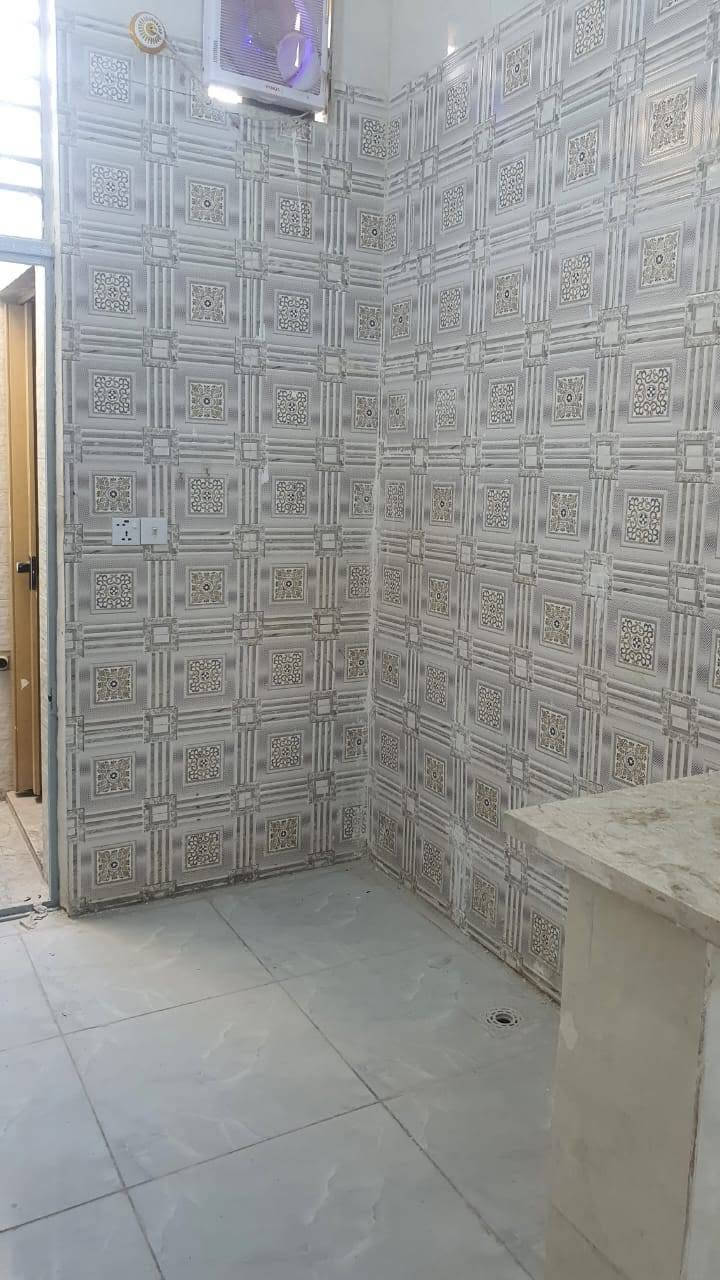 يعلن مكتب الامير للعقار في محافظة كربلاء شارع ابو طالب 
بيت 🏠 🏡 للبيع مساحه ٧٠ متر طابق ونص 
العنوان/  كربلاء المقدسة/ /حي الزيتون سايدين الجاير 
بناء طابوك جمهوري درجه اولى 
خدمات كامله شوارع ٨م تبليط 
يصلح دار سكن او حسينيه للزوار 
يبعد عن حرم الامام الحسين ع السلام ٤كم وعن طريق الزوار والمشاية ٥٠٠ متر 
طابو زراعي سند ٢٥ إقرار بأسم المشتري مباشر 
للاستفسار الاتصال/  *********** 
السعر /  ١١٠ مليون 
يتوفر لدينا بيوت للبيع بأسعار مناسبة جدا بمختلف المساحات والأماكن 
#كربلاء_مدينة_العشق_والعاشقين
