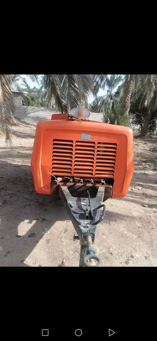 كمبريسر للبيع سلام عليكم كمبريسر للبيع جديده نضيفه جدا وكلها على البلاد محرك دويز 4سلندر توربو محرك تبريد هواء رقم التلفون *********** / ***********
