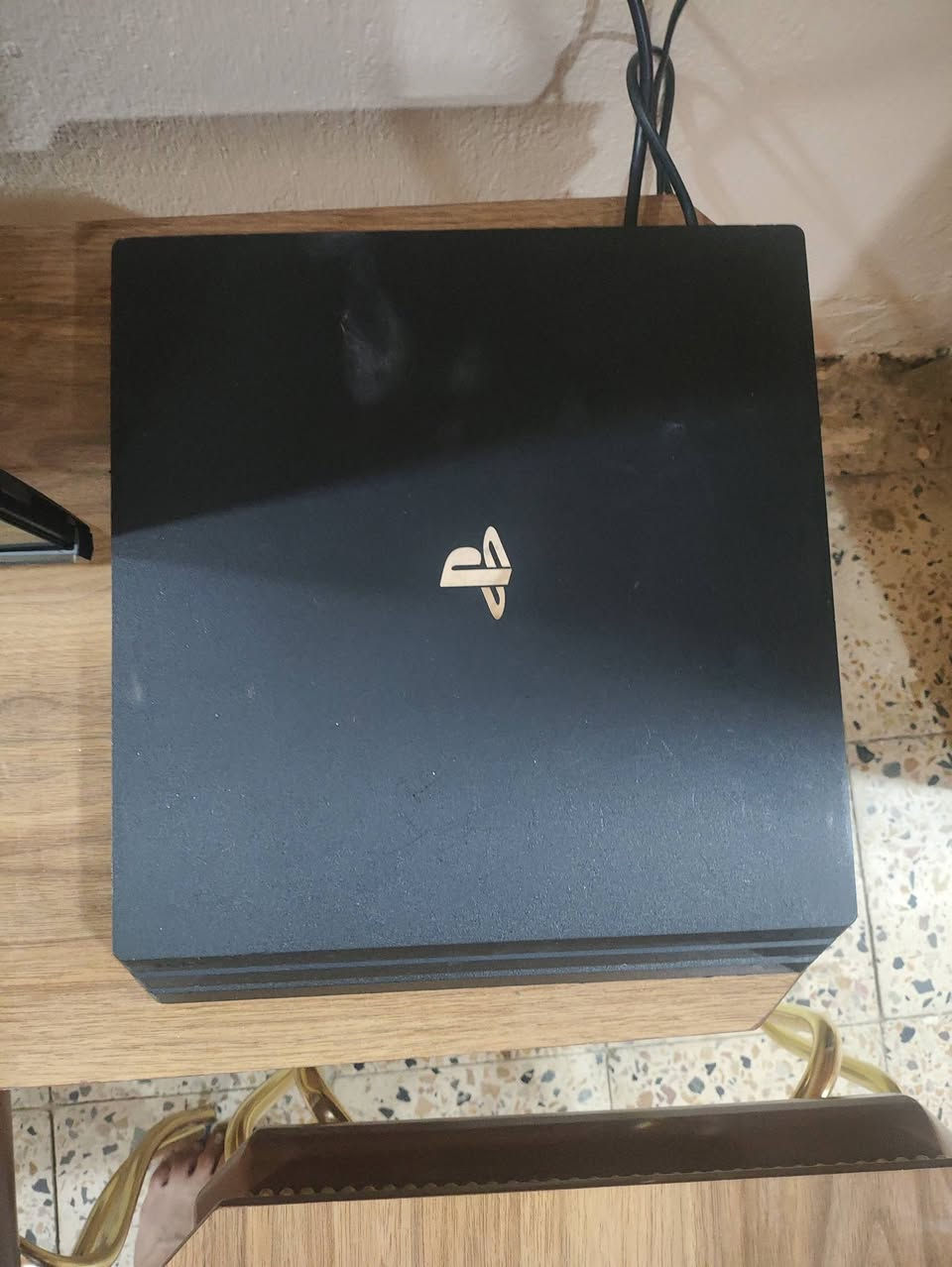 بليستيشن  4برو مهكر قرص مع 2جوستك يده اصلي مع سيتم العاب كامل ذاكرة 1تيرة الدقة k4للبيع السعر 370 جهاز نضيف حيل للتواصل***********
