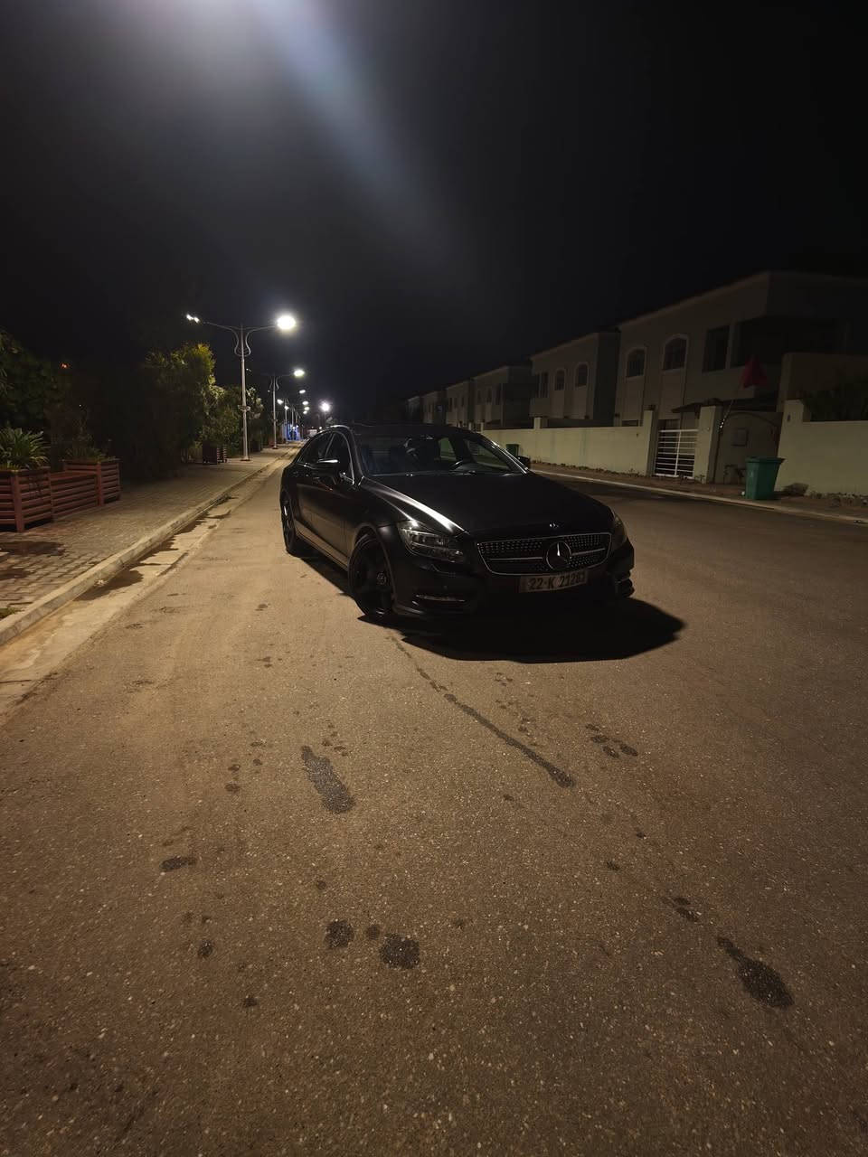 CLS350 2013 (كاز)
Diesel 3.0L turbo 
السيارة كلين بالعراق بيها بس جاملع ايمن مفتوح معدل على البارد بدون ايرباك بدون دواخل
فوول مواصفات كير مكينة جاهزة
رادارات نقاط عمياء تحديد مسار قيادة ذاتية بصمة فتحة
وهواي مواصفات
بيها نقوصات بسيطة
سعرها 178 بيها مجال  
مكان السيارة الحرية الدولعي
***********
