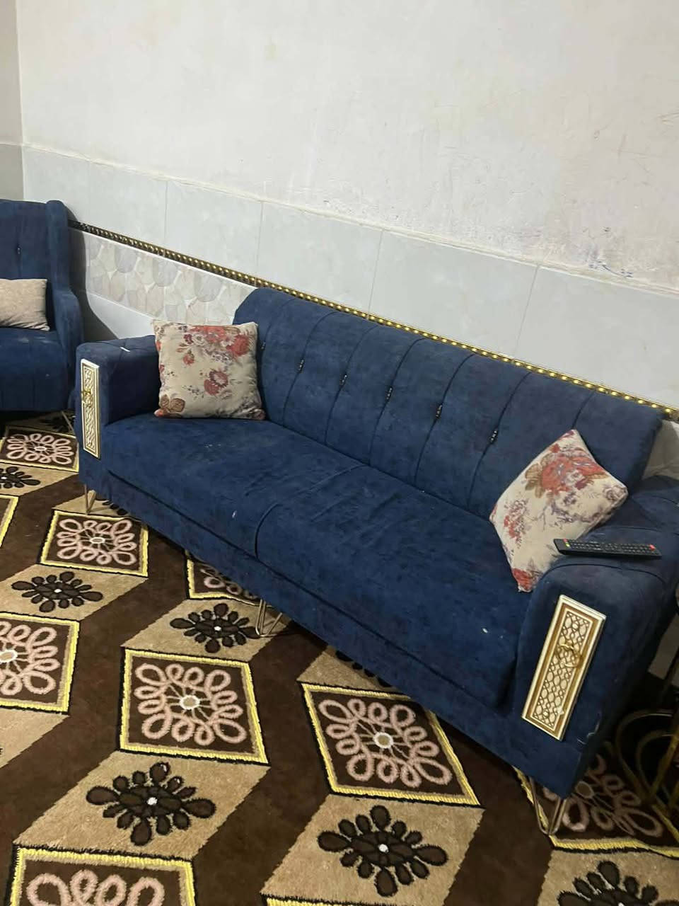 تخم ستعمال قليل  السعر ٣٠٠ مع مجال تواصل ع رقم ***********
