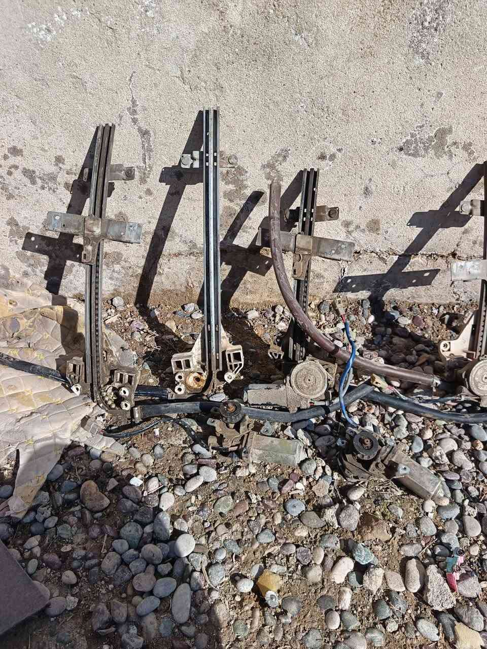 بطاين مازدا 626
ماطورات كهربائية
للبيع 
موصل ايسر 
***********
