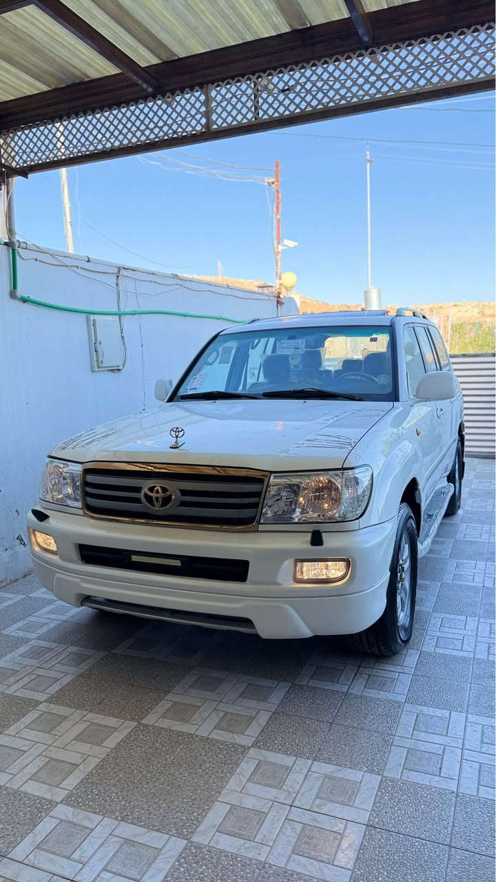 مونيكا موديل ٢٠٠٧  سه دةفي بي بوياغ 
فول مواسةفات . مەکينە گير اكسل بەشەرت نەكراوە تەوە 
هيچ مەسريفيكي تيدا نيە جاهيزە . جوار تايەو ويلي نوي لەبنە ٠ رەقەم هەولير. ٢٠٠ هەزار هقيقي روشتوە .
نرخي ٢٣٨ $ توزيك مجال . *********** كويسينجاك, أربيل
