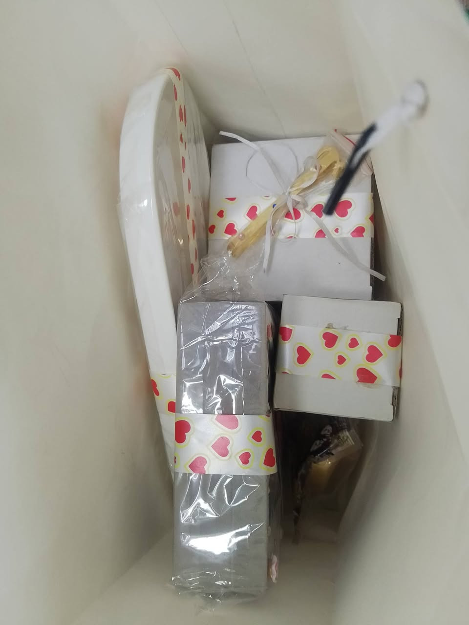 تابعني خاف مانطلع الكم بعد !💖
الرجاء قراءة كل التفاصيل :
•الحجز قبل 5_6 يوم 
•الالوان متروح لا بغسل ولا بحراره 
•بعد التثبيت ممنوع الالغاء الحجز لان شغل يدوي صنع لكم خصيصاً 
•الشغل يكون حسب طلبكم
•تثبيت الحجز رصيد او ماستر 
متوفر توصيل  جميع المحافضات 5 الاف 
حساباتي ... 
انستقرام: worod_.3
تيك توك: ورده للرسم على الزجاج 
Worod_.3
واتساب/***********

 #رسم_على_الزجاج #رسم_على_الاكواب #مباخر #اكسبلور_فولو               
#اصحاب_المشاريع_الصغيرة #اللهم_ارزقنا_الحلال_يارب #احبكم_يا_احلى_متابعين #اكسبلورexplore #ترند_الخليج #مالي_خلق_احط_هاشتاقات #تصويري #تصميم_فيديوهات🎶🎤🎬 #ترند #ترند_تيك_توك #لايك__explore___ #الشعب_الصيني_ماله_حل😂😂 #capcut #قالب_كاب_كات
