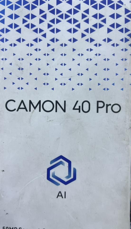 كامون 40 برو مبايل جديد كُلش مستخدم أيام قليله مع كامل ملحقاته للتواصل *********** واتساب او اتصال
