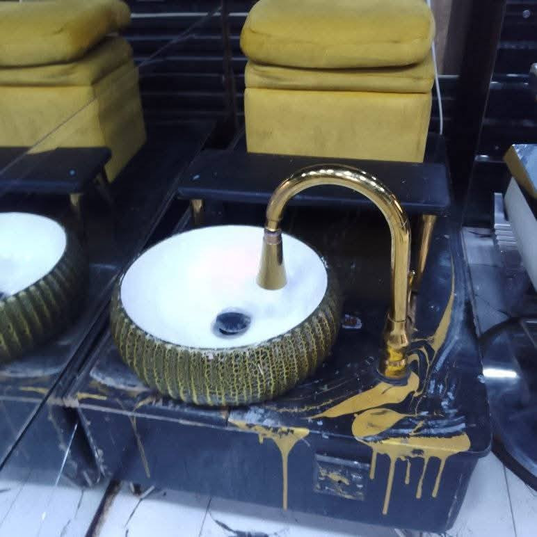 السلام عليكم كرسي حلاقه معه بتكير ومتكير  مكان بابل مدينه القاسم *********** ***********
