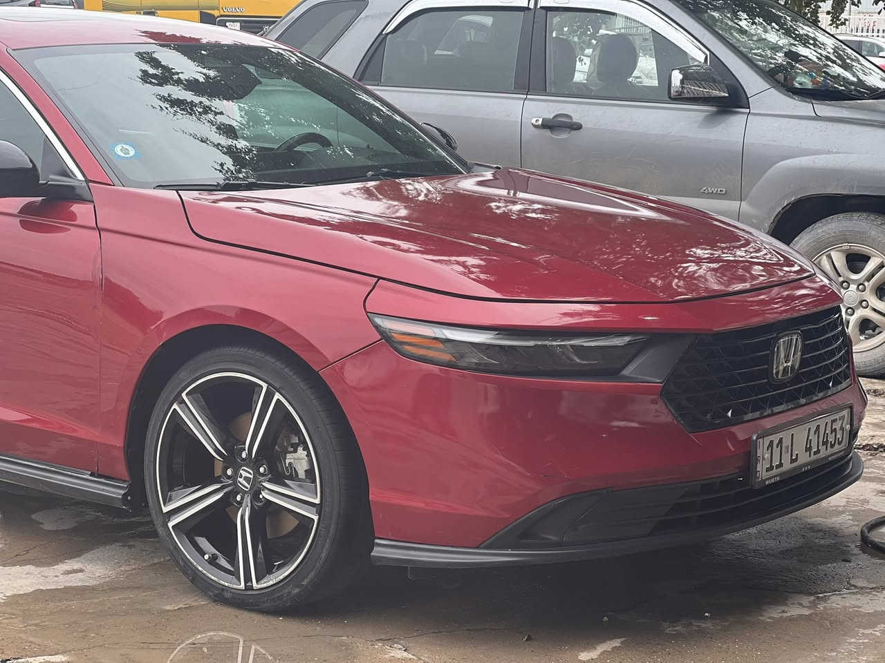 سلام وعليكم هونداي اكورد موديل 2024 السياره ضرر جاملغ وبنيد بدون دواخل ولا شاصي بنيد بلادي بس مصبوغ السياره جاهزه ولا كلوب بس مال ايرباك وبيه ال طخه بين البابين بعده ما مصلحه ومبينه بل صور صدر كير ومحرك درجه اوله السياره جديده ماشيه 11الف ميل او 18الف كيلو متر سياره فول سبورت رادارات شغاله سياره معايزه الف مكاني سامراء رقم السياره بغداد تحويل ثاني يوم السعر اب 185 وبيه مجال بسيط وماكو هيج سعر لل استفسار اتصل ***********
