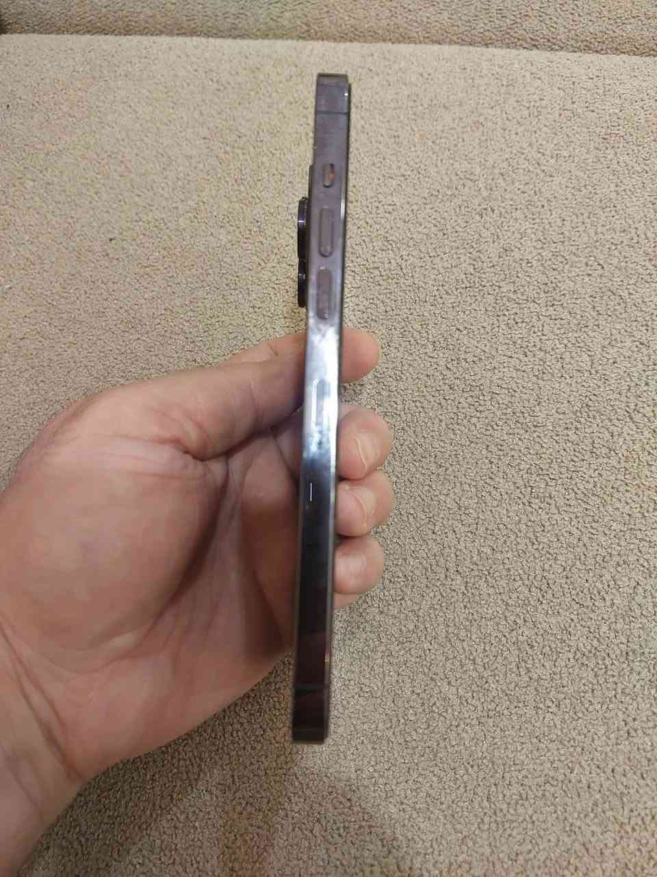 ايفون 14 برو ماكس لون بنفسجي ذاكره 256 بطارية 83 نظيف حدا وتر برو مكفول من كلشي غراضه كامله اخو الحديد استعمال بيت شخصي 
السعر 900 الف مكفول كلشي مبدل ولا امصلحه ابلادي لتواصل ***********
***********
