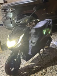 سكنس للبيع بطارياته جدد كلهن 10 بس وحده 9 لايت زنون هورن عالي مبي نقص ...