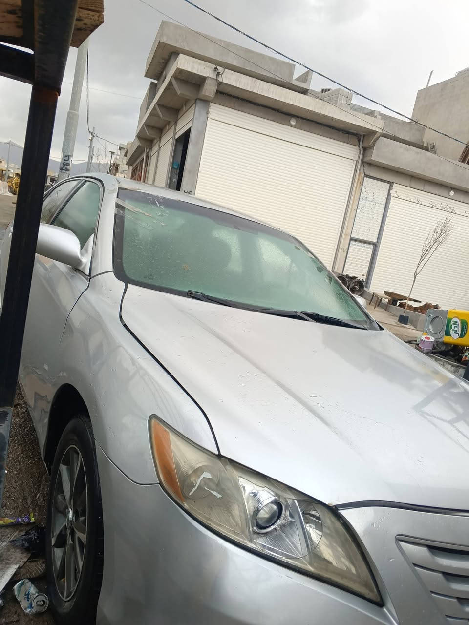 السلام عليكم للبيع كامري موديل 2010 رقم أربيل تحويل أو وكاله بيها حادث من كدام  ومصلحه كير ومكينه جدد بس نقص ظفيره وعقل مكان سياره سليمانيه أعتذر عن الخاص السعر 55 وبيها مجال لشراي يتصل ***********
