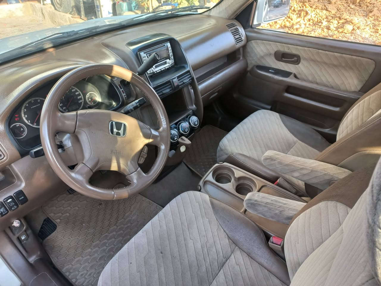 هوندا CRV 2002
وارد خليجي 

السياره بوضع ممتاز جدا 

محرك ٢٠٠٠اقتصاديه جدا 

فل كامل مع فتحه 

فور ويل 

كوشوك جديد 

دهان جديد 

فحص ممتاز 

لاتحتاج صيانه صيانه هيئة اماميه وخلفيه كامل 

مطلوب ٤٩٠٠

٠٧٧٢١٦٦٥٢٢


**إذا كنت صاحب هذا الإعلان وتريد حذفه لأي سبب، رجاءا أرسل رسالة إلى الدعم الفني**