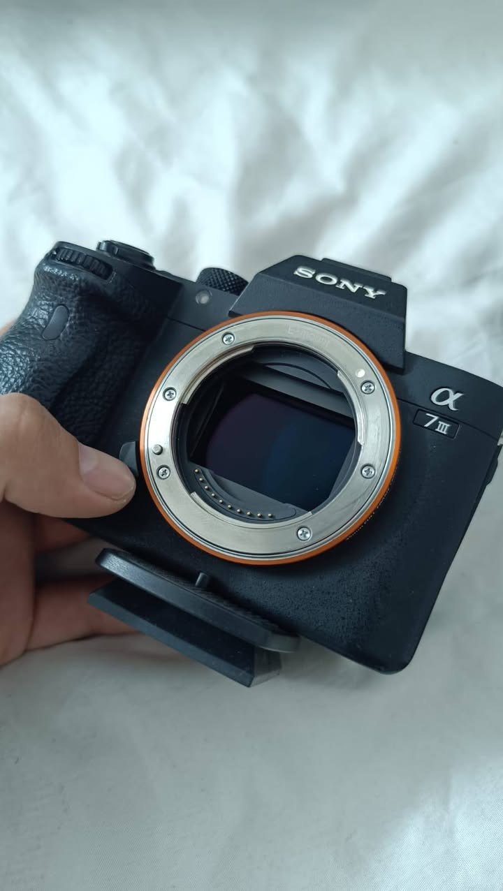 سلام عليكم
 كامرة سونيA7iii
للبيع مع عدسة 85 فتحة 1.8
العدسة مستخدمة يوم واحد و الكامرة نظافتها 90٪
المحتويات
كامرة
كارتونتها والحزام
سوفت بوكس
السعر 1500 مليون ونص قفل
الشتر 19387
بغداد


**إذا كنت صاحب هذا الإعلان وتريد حذفه لأي سبب، رجاءا أرسل رسالة إلى الدعم الفني**
