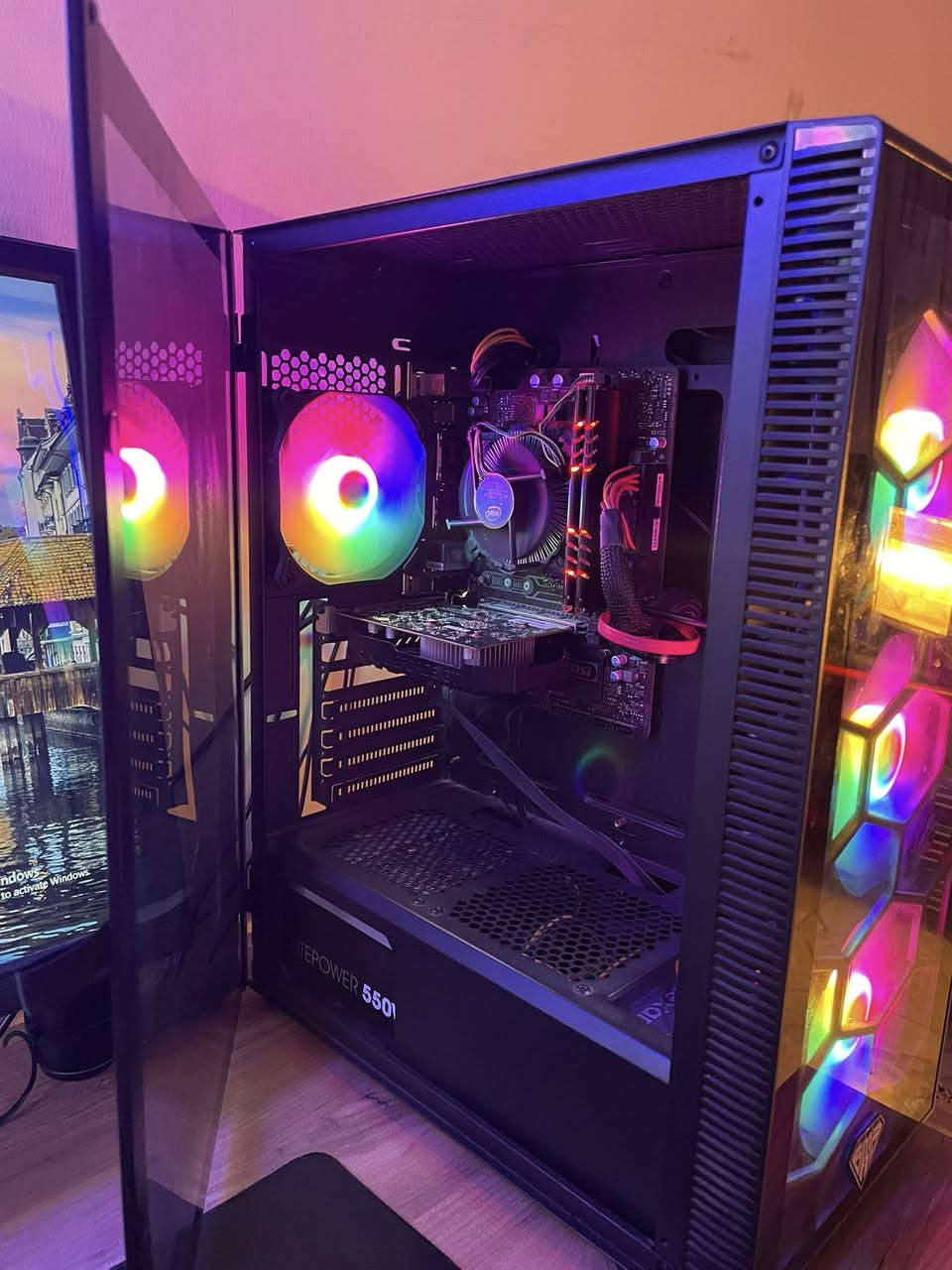 السلام عليكم توفرت تجميعه ب مواصفات
المعالج: Intel Core i3-6100 (الجيل السادس).
• المذربورد: B250.Msi
• كرت الشاشة: GTX 1650.
• الرامات: 16GB (قطعتين 2x8) بنوعية RGB.
• التخزين: SSD 228GB + HDD 500GB.
• باور سبلاي: 550W.
السعر375


**إذا كنت صاحب هذا الإعلان وتريد حذفه لأي سبب، رجاءا أرسل رسالة إلى الدعم الفني**