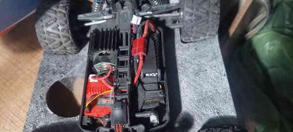 للبيع ٣ قطع احترافية شغالات بس يرادلهن شوية ترتيب السعر 45 الف
