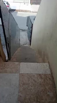 مشتمل طابق ثاني • قرب جامع مالك بن انس • مطبخ