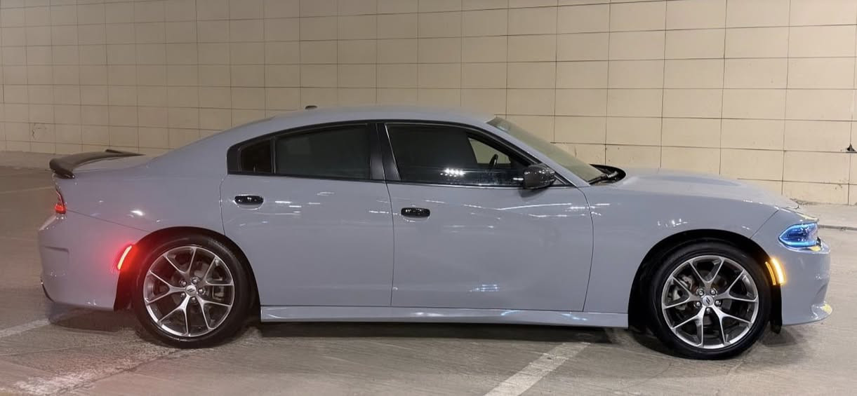 سلام عليكم
دوج جارجر SXT عليه كت كامل GT
موديل 2021 لون سموك  مميز
رقم بغداد مشروع وطني تحويل مباشر بسمي اني المستورد ع يدي
وارد امريكي حادثه جملغ امامي فقط وشفت البنبد. وقطعه ونص كلير امريكي بدون شخوط بدون رصعات بدون بارد
الموصفات
حساسات خلفي
لد نهاري  لد خلفي
كشنات حضن جلد+تدفئه تبريد+ خزن ميموري
شاشه جبيره كامره
مقاعد كهرباء + تدفئه تبريد
تبريد قطعتين
هيترات بل مري
ستيران تدفه
بصمه ابواب
تشغيل عن بعد
كروس سرعه
مانع انزلاق
تحكم ستيرن
شاشه للأعطال
-نضام البريك ABS
4 دسك
أخوان السياره كامله
كير / محرك / حداده / تبريد / تدفئه / كهربائيات / باتري / تخم تاير
السعر . 215$$
وبيها مجال
مكان السياره بغداد
اللاستفسار
***********
