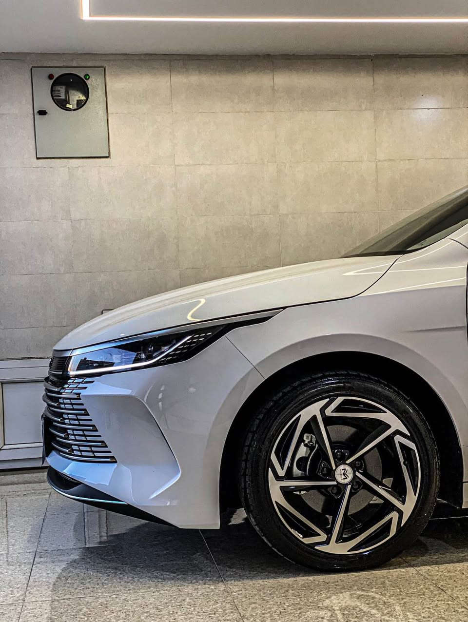 BYD destroyar 05 سـةيارةكة زور تازةو جوانة وةك و سفرة هةموو گيانى بةشةرت ٤٠٠٠كيلومتر روشتوة ٤-٥قؤپ تزرةى هةية بةچاو ديار نية بةس بةنزينى سؤپةرى تيكراوة نرخى ١٤٠وةرةقة
*********** أربيل, العراق
