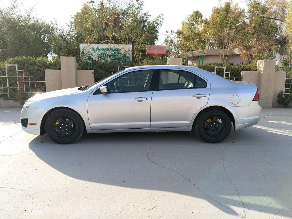 Ford Fusion 2011 xailje naw zard
فورد فيوزن 2011 خليجي داخل اصفر 
محرك ٢.٥ اربع سلندر 
كير و محرك بشرط 
كهربائيات بشرط كلها على بلاد 
سيارة نضيفة حيل
مكان سيارة كركوك 
سعرها 78 و مجال بسيط 
0771 5665 480
