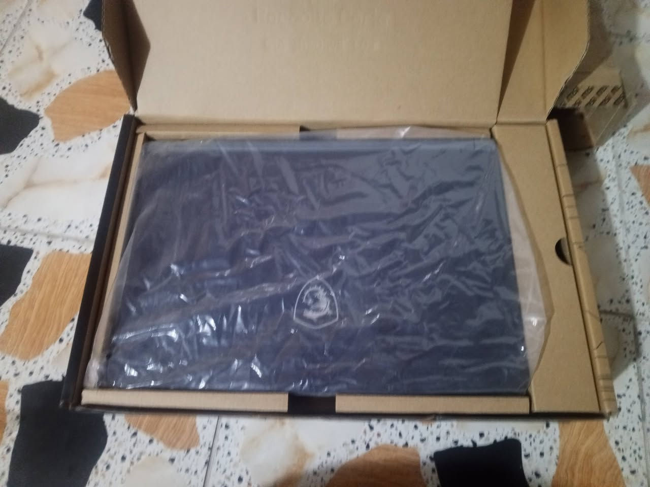 يالله سلام عليكم رمضان كريم وصيام مقبول انشالله لابتوب msiللبيع نوعيه معروفه جدا بل سوك ومن ناحيه المواصفات معروفه السعر كما مذكور في الوصل الحاسبه مستخدمه فقط شهر انا اخذتها ب 2024 شهر 12 ولحد هسه فقط استخدمتها شهر واحد النظافه 98% درجتين احنا نخليها خاف اكو شخص خاف الشخص ما تعجبه نظافتها بس هي بالحقيقه فول ومرتبه تباوع عليها تقول نظافتها 100% كرتونه موجوده دفتر الضمان موجود كل شيء بيها موجود 140 فريم في الببجي الترا اكستريم الذاكره 512 وبقيه المواصفات اني كاتبهن للاستفسار والاتصال على الرقم واتساب *********** سعر خاص اذا مو شراي لا تكسر بسعرها ملاحظه مهمه يوجد مراوسه بايفون 17 برو ماكس جديد
