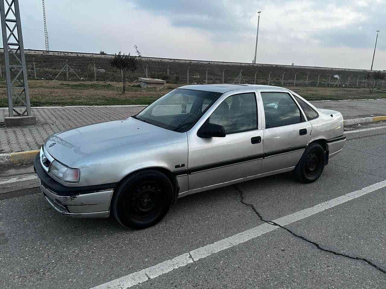 أوبل فكترا موديل 94 محرك حجم 18 بطاقه بنزين موجود كير وه محرك ابشرط محرك امبدل جديد اوربيي 
ألون سلفر السياره سلايت 

رقم.   ***********. كركوك, العراق
