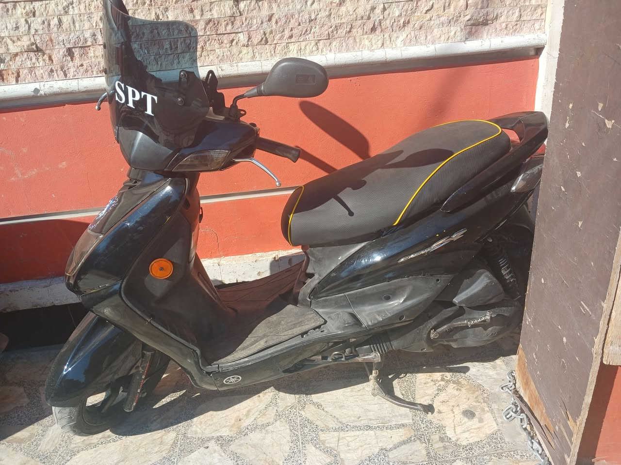 سلام عليكم سكنس نثيه للبيع ١٤٠ كابريته هندر وسلف شغال باتري جديد تاير خلفي جديد كهرباياته شغاله صار سنتين عدي برغي مافاتح بيه نضيفه الله شاهد دبلات جدد مال تفصيخ بنزات جدد قفل ستيرن قفل صندوك كله شغال مكاني الحريه هاتف *********** السعر ٥٠٠
