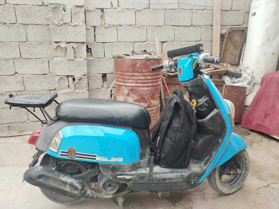 السلام عليكم 
دراجة ماكس بوليس الدراجة على حالة الوكالة محرك ما مفتوح كفرات تجاري والبلاد موجود وغراضة البلاد موجود الدراجة شكو شغلة بلادية الها موجودة وتجي وتفحص وجيب وياك فيتر وتعال 
السعر: 975 وبيها مجال بسيط 
العنوان: كربلاء أمن الداخلي 
للأستفسار: خاص او على الرقم *********** اتصال فقط
