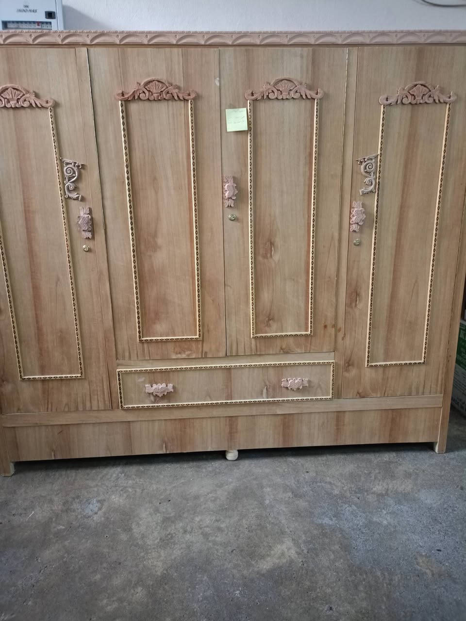 على بركة افتتحنا معرضنا الجديد، حيث الأثاث المنزلي المستخدم والجديد .
​خيارات دفع مريحة: كاش أو بالتقسيط الذي يناسب ميزانيتك.
​تفضلو بزيارتنا: 
اسم المعرض : معرض ابو الجود للأثاث المنزلي 
الموقع
[مدخل حي العريبي .قرب خزعل ابو المخضر]
رقم الهاتف
***********
