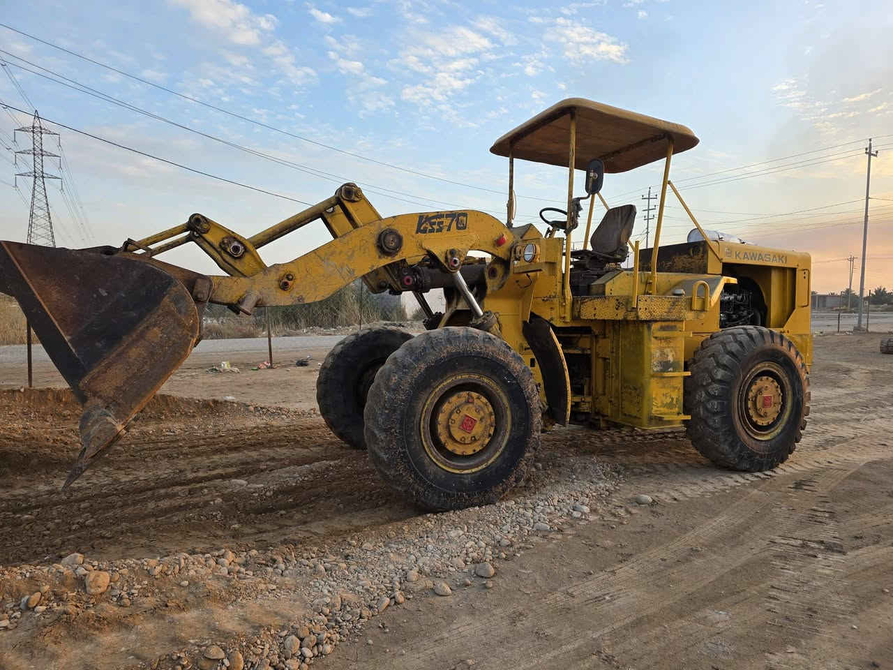 للبيع 70 عادي محرك بي جديد صينيه جديده كير تركم مكينه جاهزه مابيه كل نقص رقم واسط مشروع وطني ***********//***********
