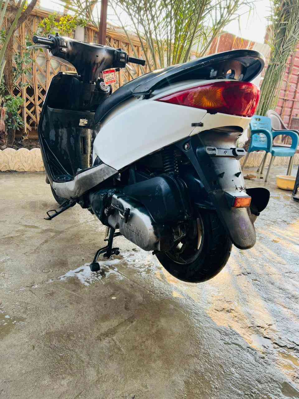 سلام عليكم درجة بريز للبيع كهربائي كلها شغلات بس عوزها باتري وذه مصدك جيب باتري وشوف بعينك وعزها بنز مال كلج خلفي لين ساحك كفرات تجاريه تيرات جدد لمكان بغداد البلديات ضباط سعر 300 وبيها مجال رقم ***********
