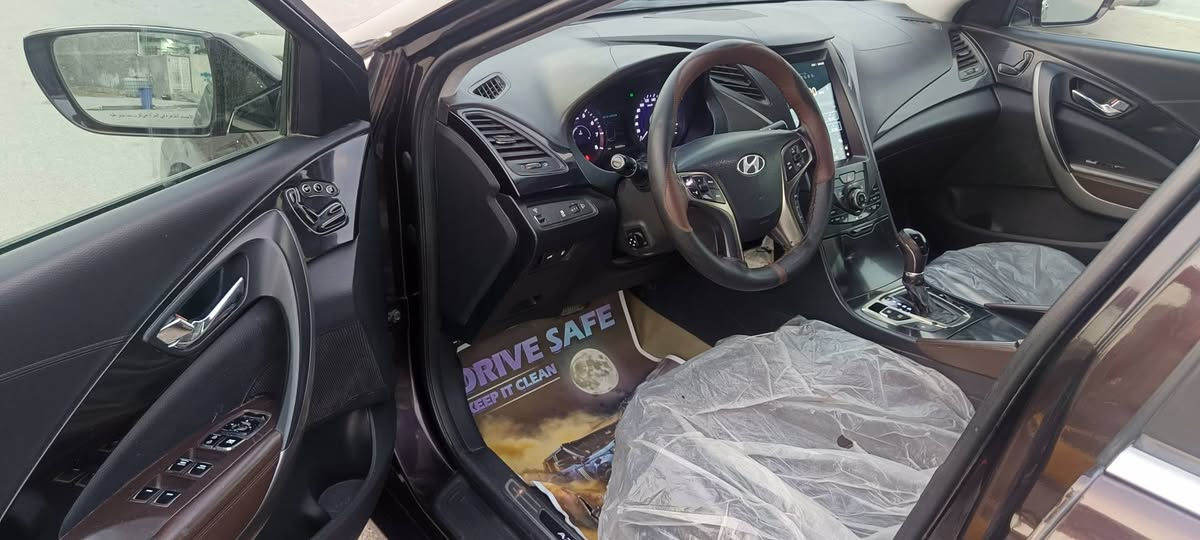 سلام عليكم ازيرا خليجي مكفولة كفلة عامة شبر بل جاملق المامي سونار موجود سياره فول فول مسج فتحة مايحتاج إذا موصفاهات هواي كلش رقم جديد أربيل محرك كير كلة جديد سياره بل البصرة موديل 2014 سياره مابيها نقص ولا برغي سعر 123 بيها مجل بسيط حك جية الاتصال *********** وتساب أو تصل
