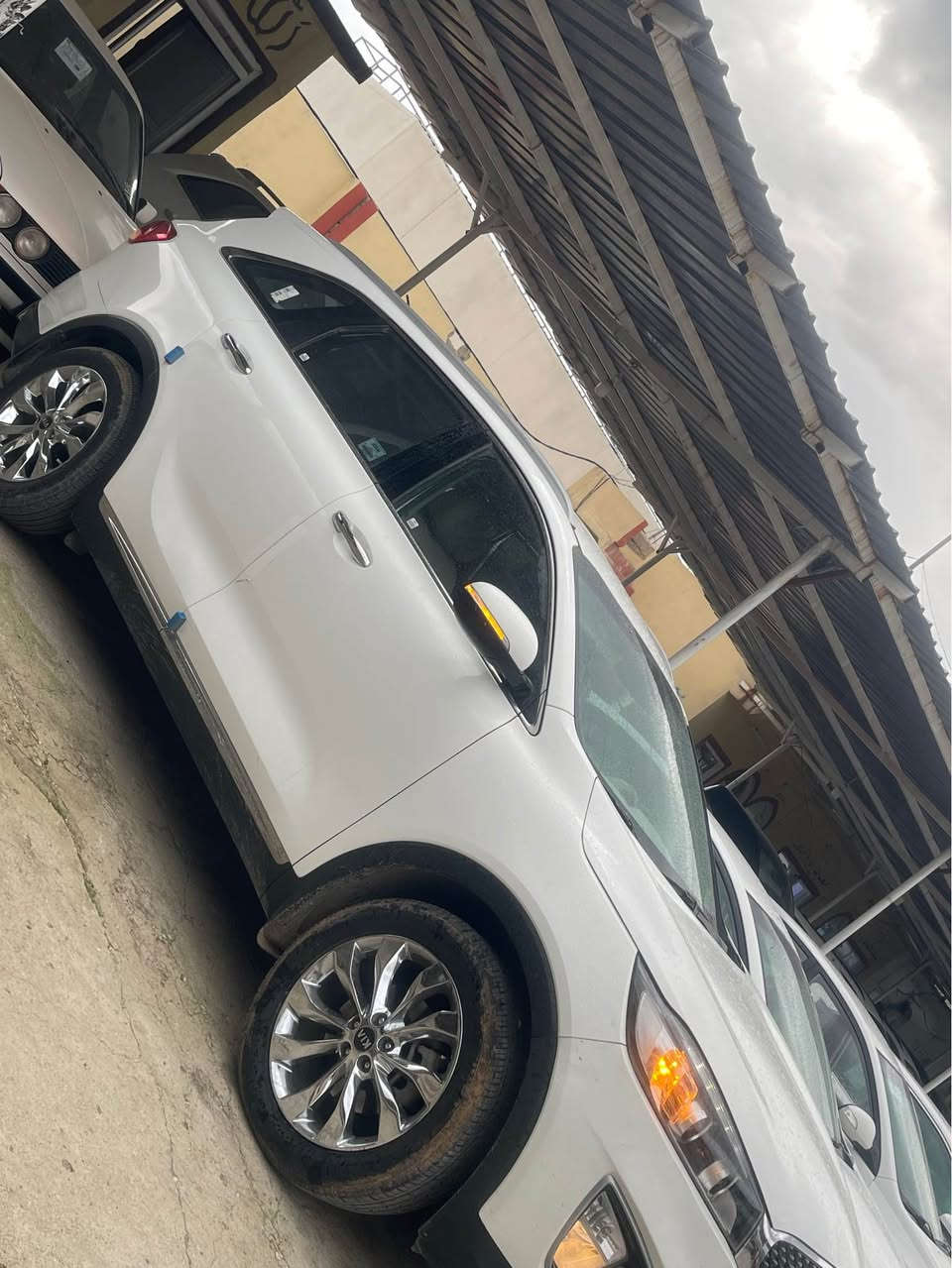 للبيع كيا سورنتو موديل 2016 وارد خليجي محرك دوش فول مواصفات عدا البصمة سيارة كفاله عامة من الصبغ والضرر دعامية لدعامية سعر 188$ بي مجال تواصل كورك واتساب *********** دهوك, العراق
