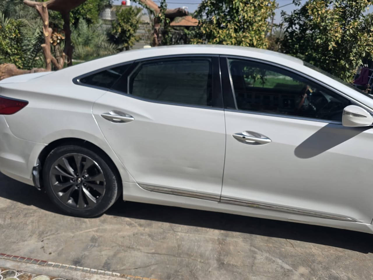 اعيد النشر بسبب الوعود الكاذبه ...رجاءاً رجاءاً لا تدخل اذا مو شراي ولا تتعامل وياي شفته غاليه عليك اعبر المنشور
هواندي ازيرا موديل ١٢ فول ما عدا الفتحه 
سوناره مرفوع بيع او مراوس بسياره احدث 
رقم كركوك خصوصي  لون ابيض 
سعر ١٢٢$ 
***********
