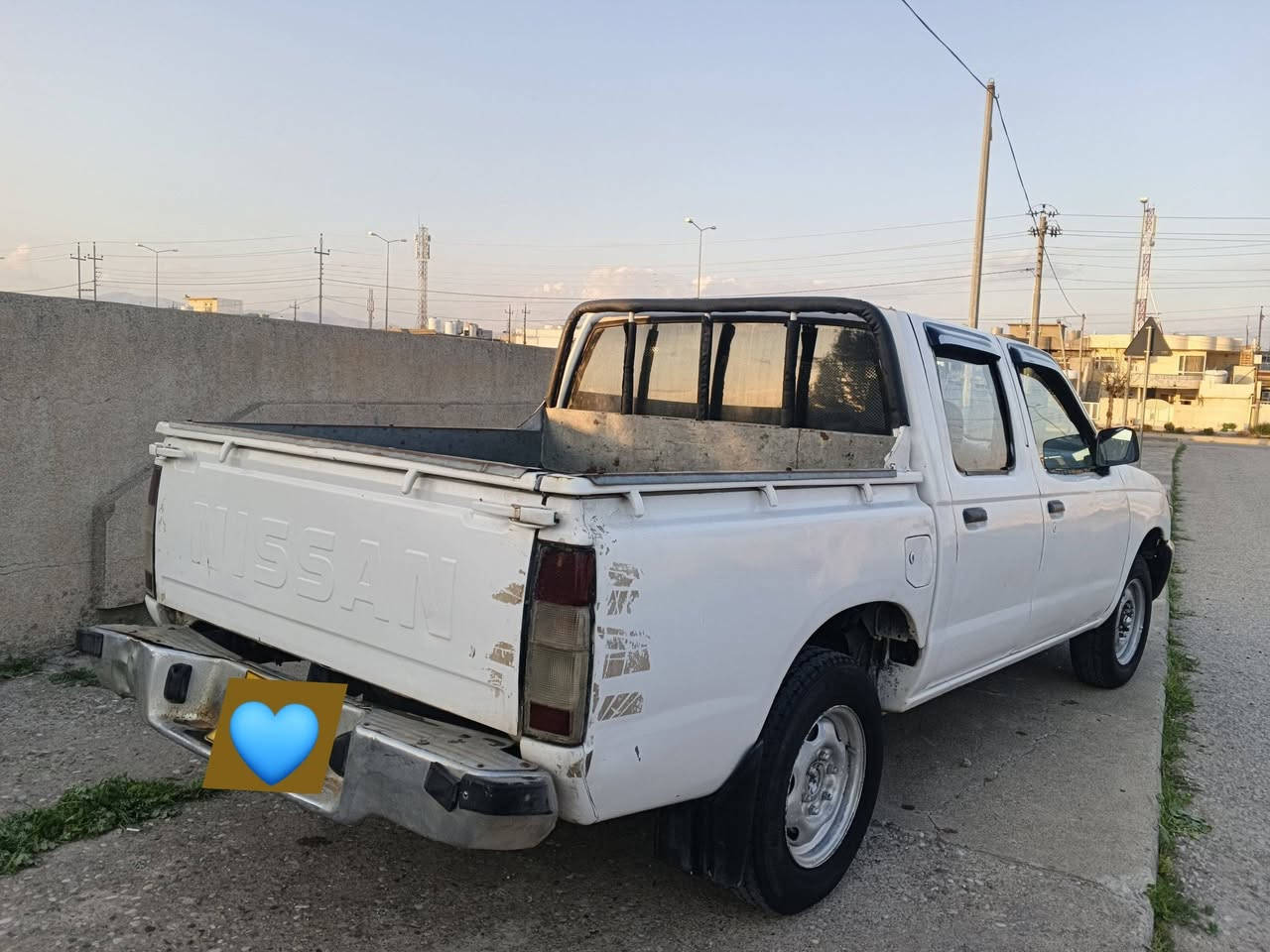 نیسان پیکاب 
مۆدێل ٢٠٠٢ کامل بۆیاخ بێ تەقەو ڕەقە ماڵی دۆستە 
سەنەوی بەسەر چووە . ژ.م / ***********. ***********
شوێن . هەڵەبجەی تازە
