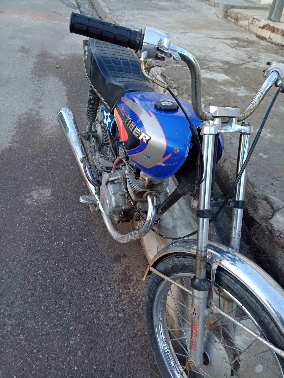 ارشه 2017 ماطور شغال كدام العين مكينه بيها بيها اثر دخان يعني مال روحه وجيه 200 بي مجال ***********
