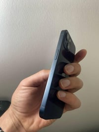 ايفون 13 كامرتين ذاكره 128 البطاريه 79 وتر بروف نضافه 100/100 امريكي ا...