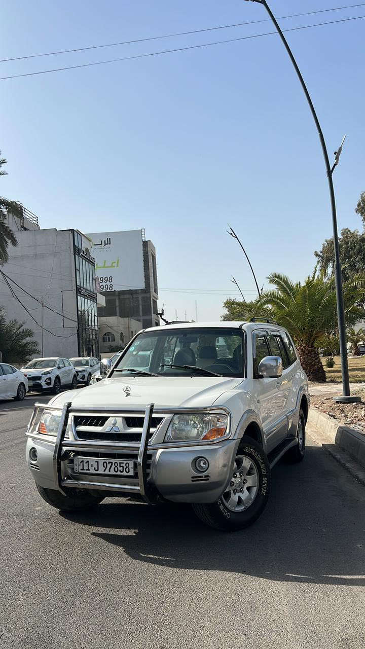 السلام عليكم ورحمة الله وبركاته 
للبيع باجيرو خليجي  
الموديل 2007
السيارة بحالة الوكالة استخدام شخصي 
محرك كير خير من الله 
صدر حدادية بحالة الوكالة 
فرش جلد 
محرك 3000
 5 ويل گب گروم
اضوية امامي زنون عدسات باجيرو الاصلية   
مري كهرباء 
تبريد ٣ قطع 
تايرات جديدة
صدر جديد    
7 راكب 
كامرة وحساس 
سنوية لل 2030
سياره جاهزه وأستعمال شخصي استلام من شركه
بأسمي رقم بغداد الجديد تحويل ثاني يوم
السعر 103 بيها مجال بسيط  !!
مكان السياره بغداد المنصور  
رقم الهاتف / ***********
