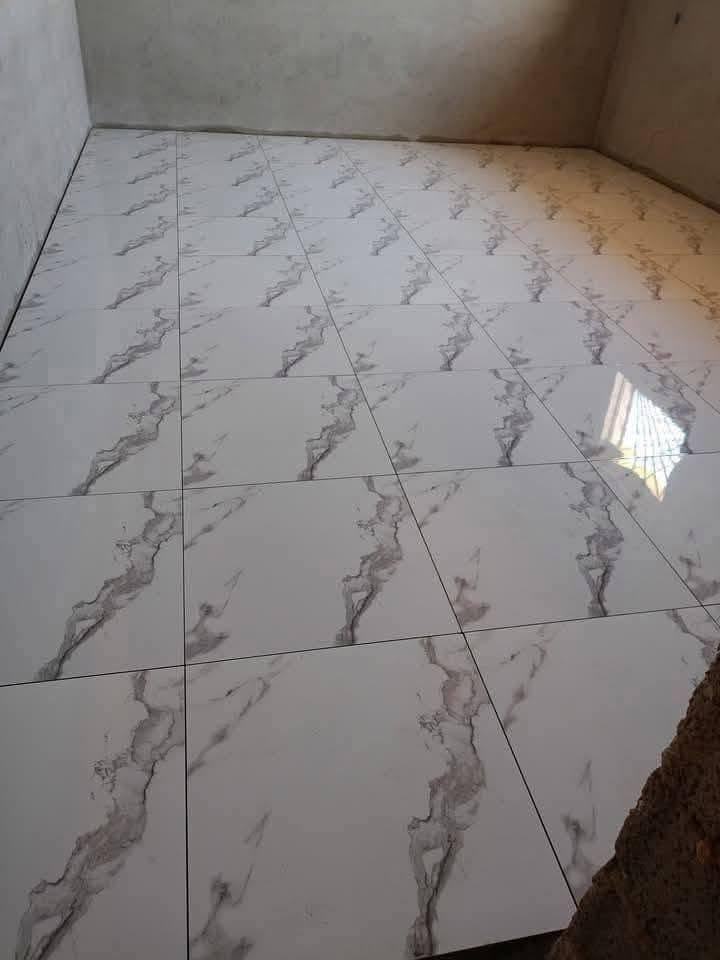 خلفه سيراميك متفرغ اشتغل جدار وارضيه بسعر مناسب ***********
