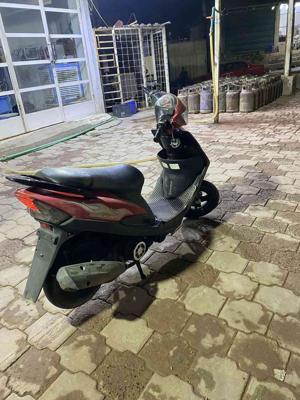 سلام عليكم اعيد نشر بسبب الوعود الكذب دراجه خير من كلها بلادي دراجه جيب وفيتر وتعال فحص بكاني واسط العزيزيه سعر 650 رقم ***********
