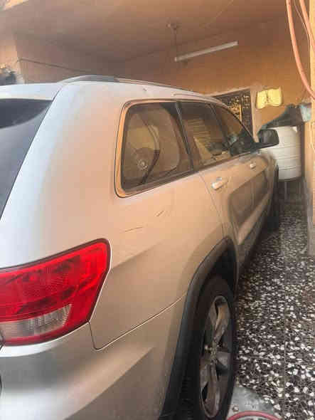 السلام عليكم 
 جيب لاريدو 2011 رقم اسليمانية 
كشن مخمل كهربائي جه الساق تحكم استيرن طخه بسيطه كلش جاملغ الأيسر تخم تاير حداديه جديده كير اومكينه مكفوله السياره عاوزها بوليش اودوشمه السياره ناعمه ماشيه 127 حقيقي 
السعر 155$ اوبيها مجال بسيط عنواني بغداد 
رقم *********** باقي التفاصيل ع خاص
