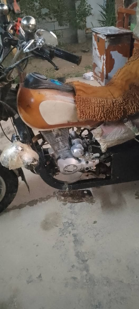 السلام عليكم ستوته للبيع موديل 18 اوراق وصولي كهربائيات شغاله. السعر مليون 250 ويا وبيها مجال للشراي جبله***********
